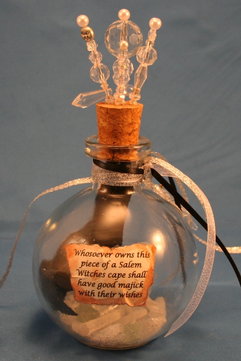 Salem Witches Cape Spell Bottle for Majick by Laurie Cabot - Click Image to Close